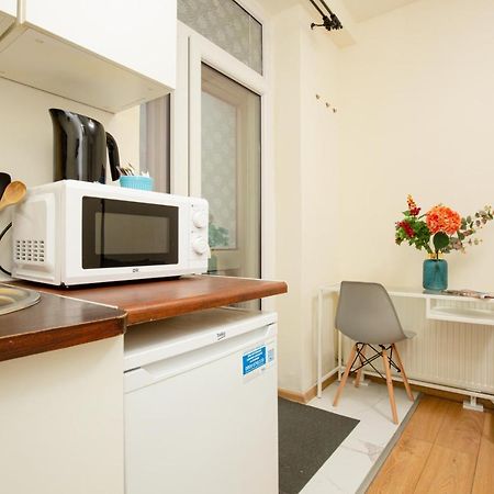 Micro Apartment Miaczynska By Noclegi Renters Varsavia Esterno foto