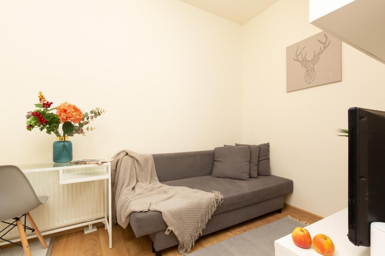 Micro Apartment Miaczynska By Noclegi Renters Varsavia Esterno foto